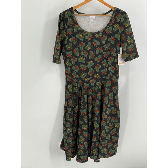 LuLaRoe Dresses & Skirts - LuLaRoe Nicole Dress Women’s Size 2XL A line Holly Black Green Red Short Sleeve